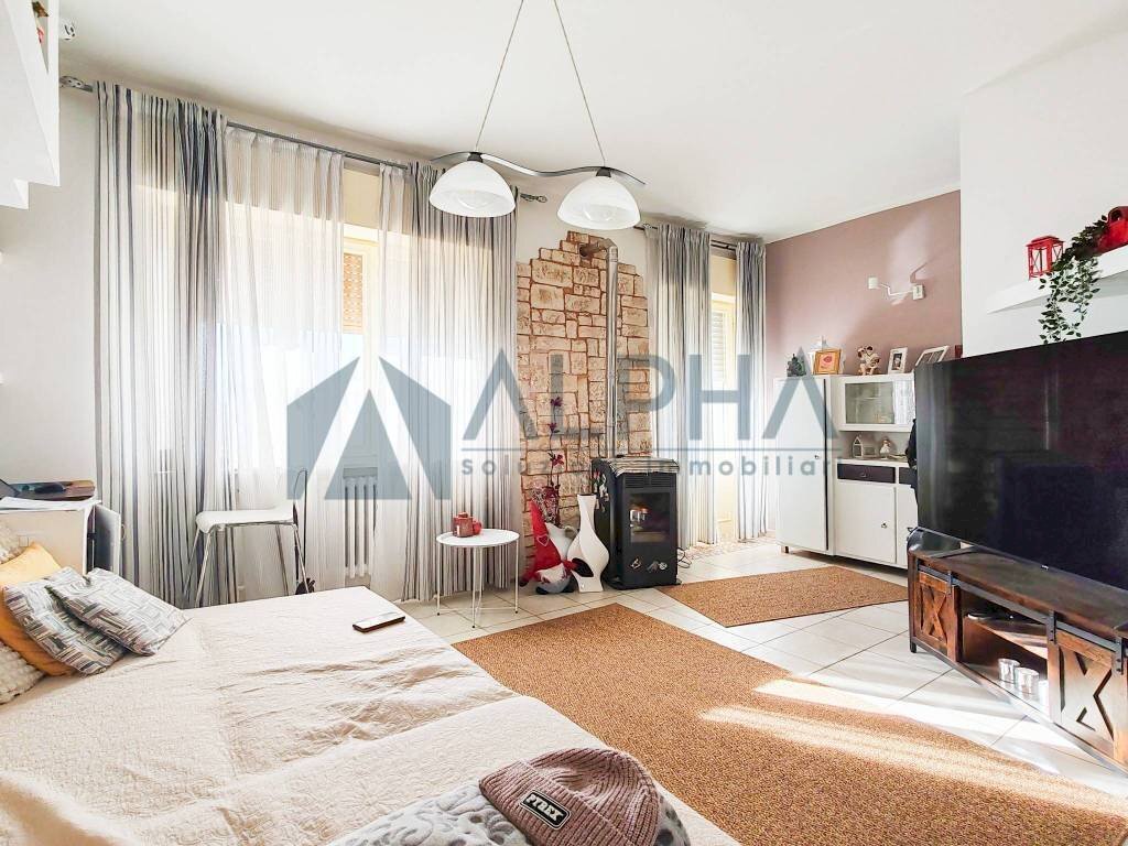 Camera da letto - Three-room apartment via Cartiano, Borghi - photo 2