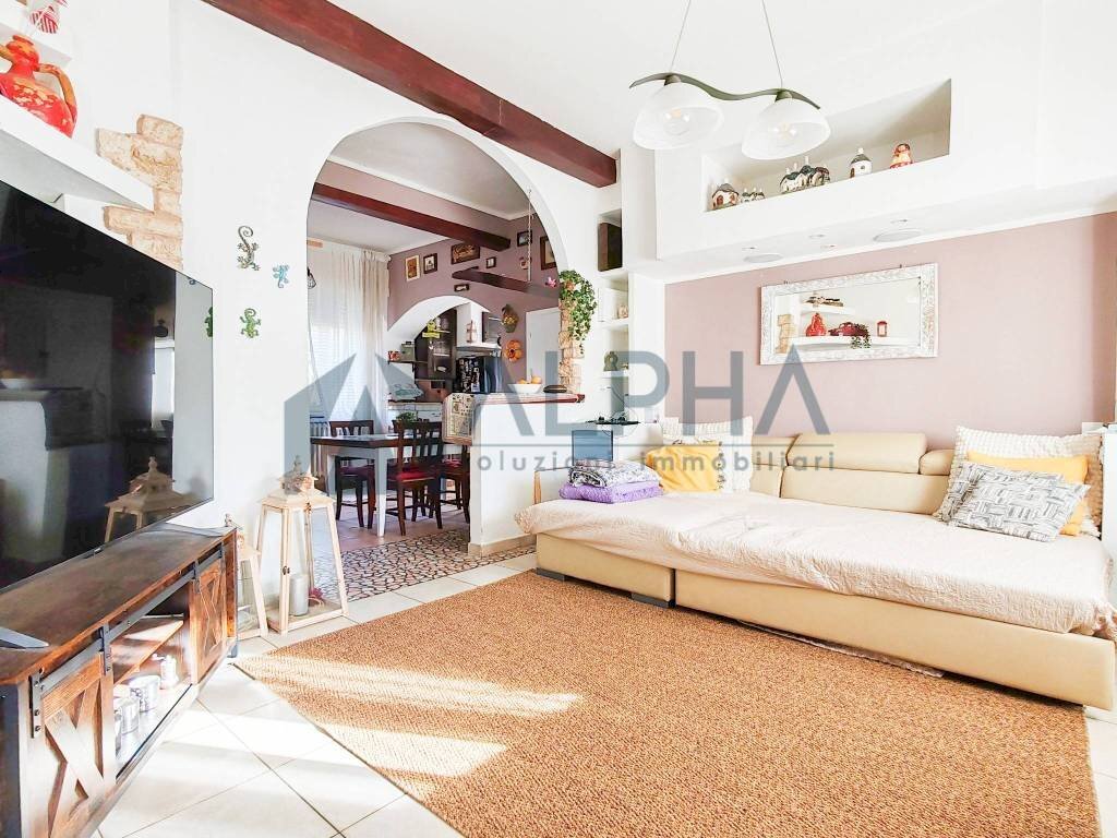 Salone - Three-room apartment via Cartiano, Borghi - photo 3