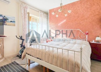 Camera da letto - Three-room apartment via Cartiano, Borghi - photo 8