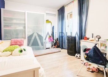 Camera da letto - Three-room apartment via Cartiano, Borghi - photo 10