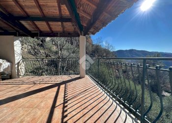 Casa indipendente Regione Bunda, Pigna - foto 1