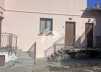 ingresso - Appartamento Via Acquanera 21, Laveno-Mombello - foto 4