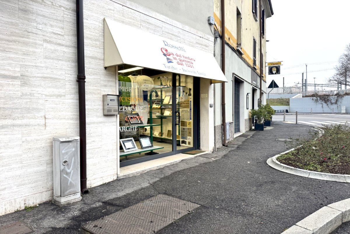Esterno_1.jpg - Locale Commerciale Via San Zeno 7, Brescia - foto 1
