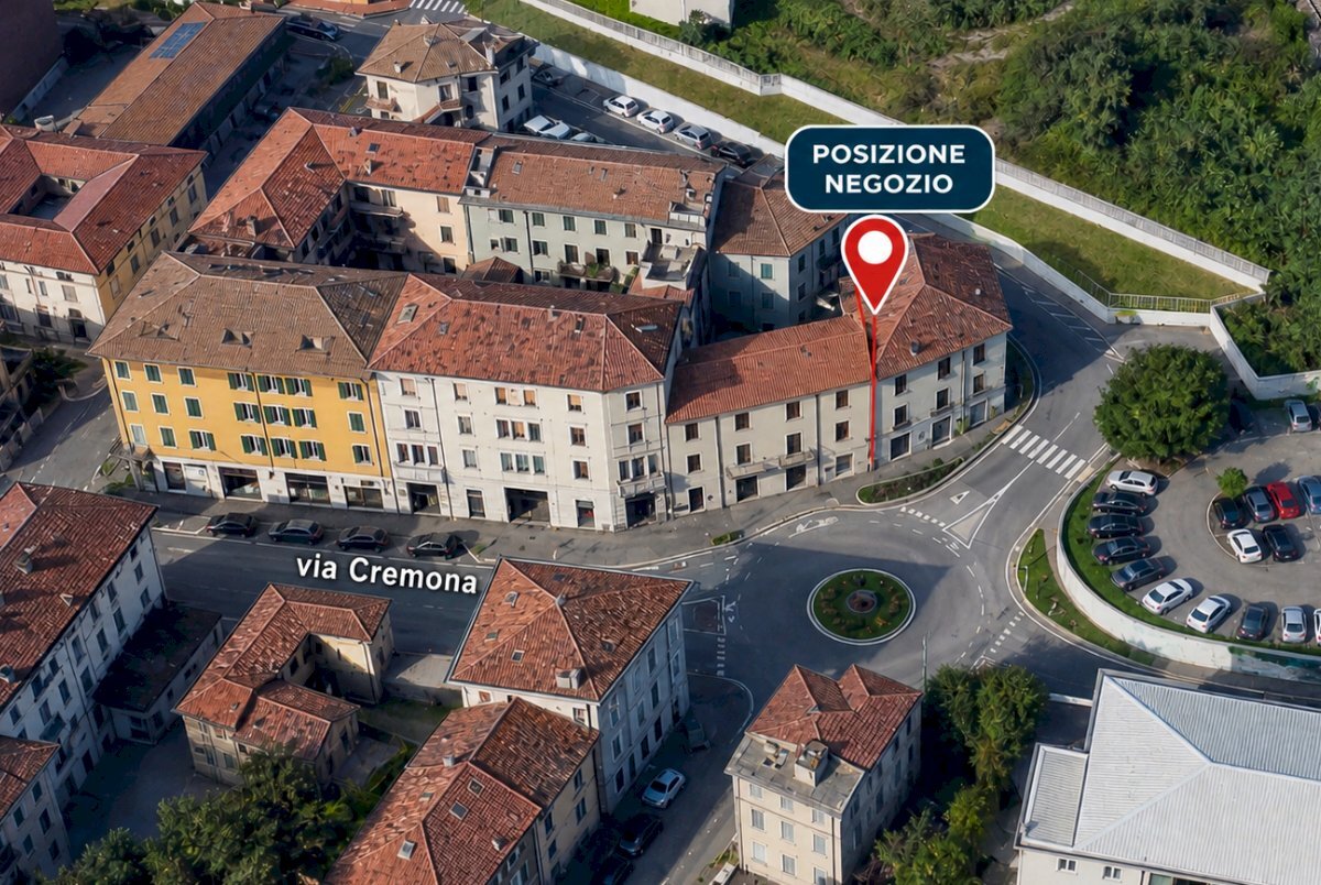 Negozio_foto_Alta.jpg - Locale Commerciale Via San Zeno 7, Brescia - foto 1