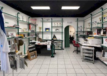 Interno_6.jpg - Locale Commerciale Via San Zeno 7, Brescia - foto 2