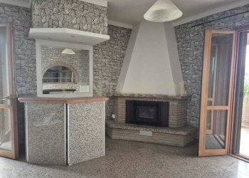 foto angolo camino 1.jpeg - Villa Strada Casal Roberto 37, Grosseto - foto 11