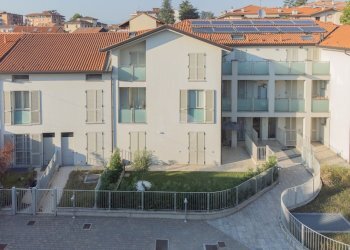 FACCIATA - Villa VIA NAZARIO SAURO, 12, Concorezzo - foto 1