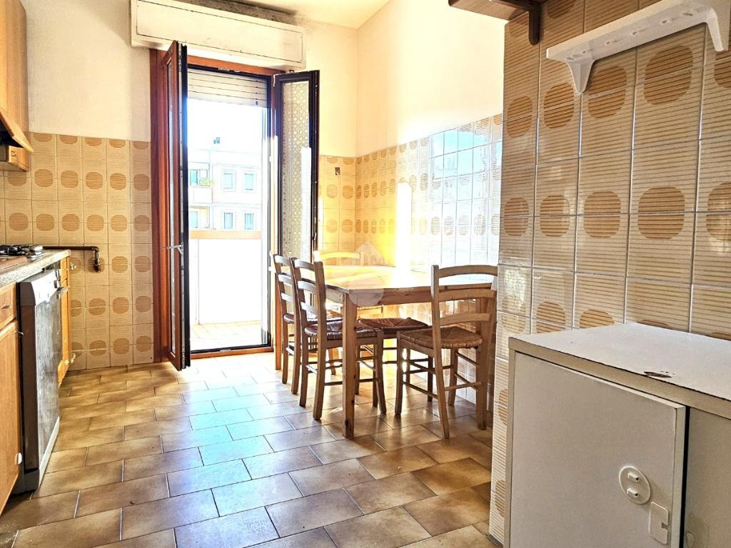 Trilocale Via orlando vittorio emanuele, Milano (zona Gratosoglio) - foto 2