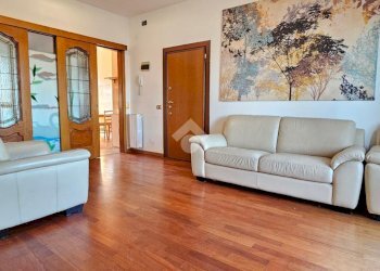 Trilocale Via orlando vittorio emanuele, Milano (zona Gratosoglio) - foto 1