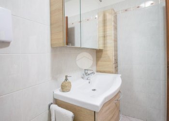 Quadrilocale Via G. Falcone, Garbagnate Milanese - foto 7