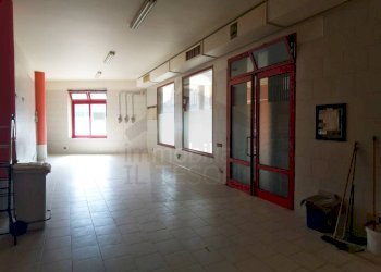 Interno non residenziale - Negozio viale delle Piante, Rimini - foto 4