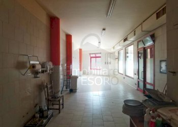 Interno non residenziale - Negozio viale delle Piante, Rimini - foto 5