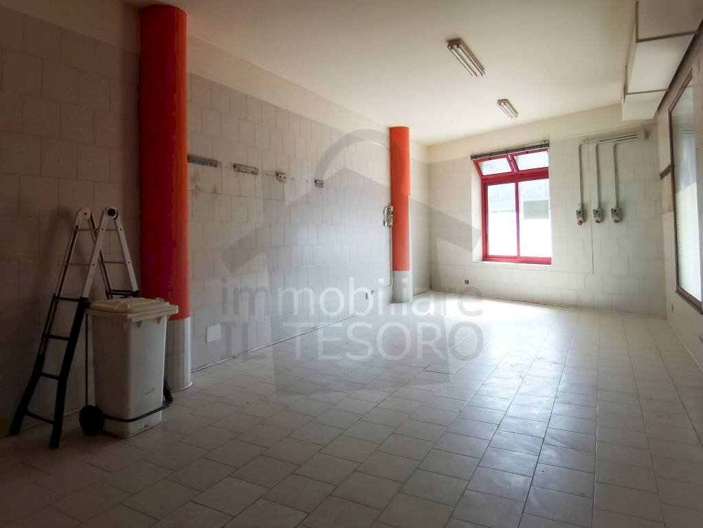 Interno non residenziale - Shop viale delle Piante, Rimini - photo 2