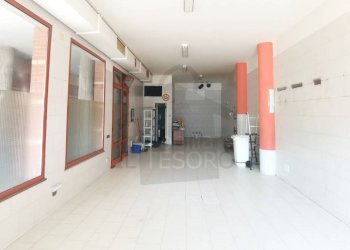 Interno non residenziale - Negozio viale delle Piante, Rimini - foto 1