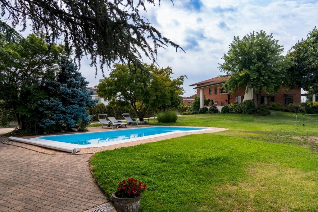 Piscina - Appartamento via Poirino, 397, Carmagnola - foto 1