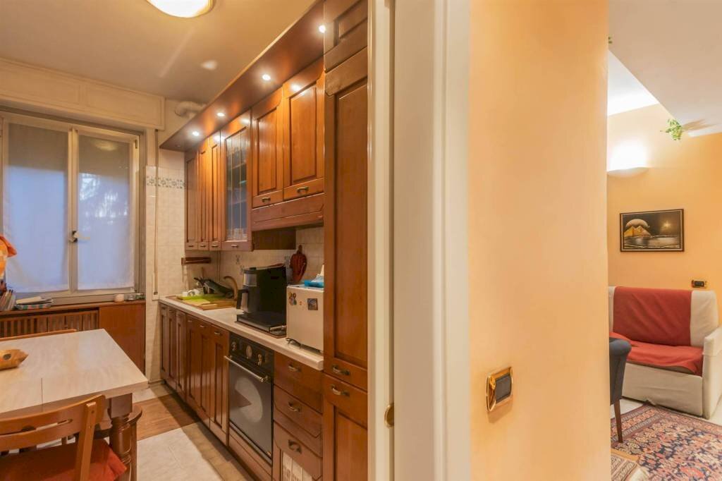 Cucina - Appartamento via Francesco Petrarca, 88, Sesto San Giovanni - foto 2