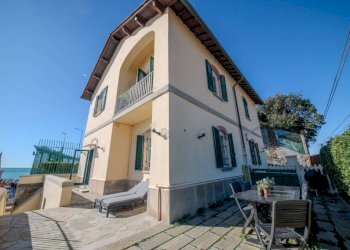 Facciata - Villa via Quarto, 45, Genova (neighborhood Quarto) - photo 9