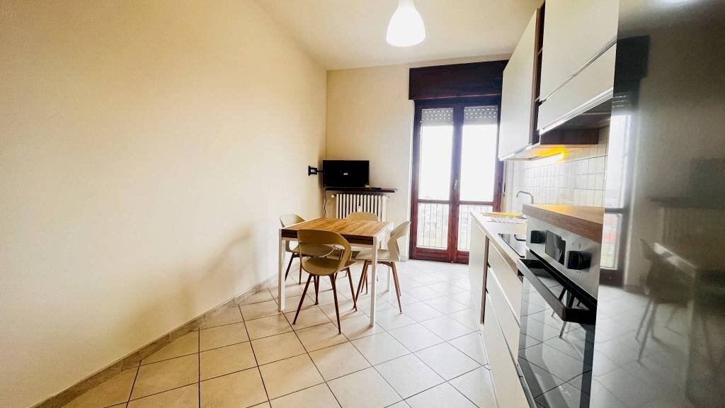 Cucina - Appartamento via Gian Battista Petrino, 5, San Damiano d'Asti - foto 1