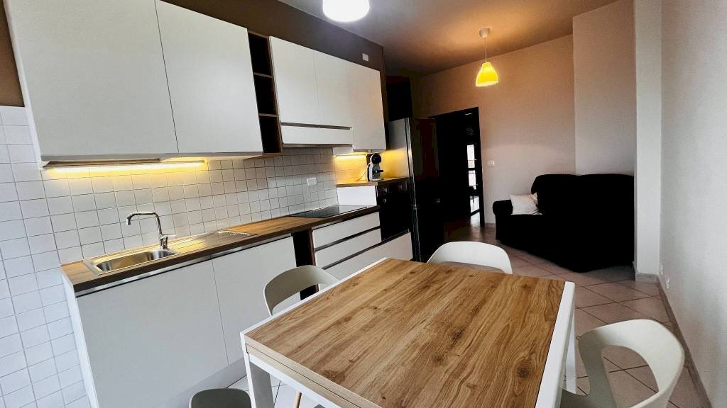 Cucina - Appartamento via Gian Battista Petrino, 5, San Damiano d'Asti - foto 3