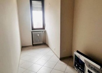 Camera da letto - Appartamento via Gian Battista Petrino, 5, San Damiano d'Asti - foto 12