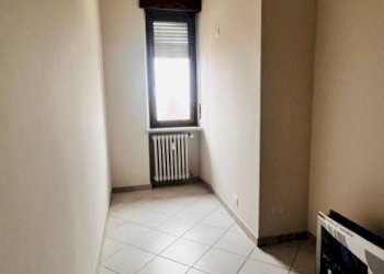 Camera da letto - Appartamento via Gian Battista Petrino, 5, San Damiano d'Asti - foto 13