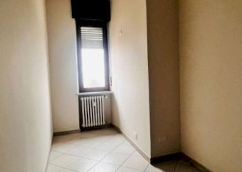 Camera da letto - Appartamento via Gian Battista Petrino, 5, San Damiano d'Asti - foto 15