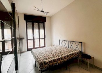 Camera da letto - Appartamento via Gian Battista Petrino, 5, San Damiano d'Asti - foto 17