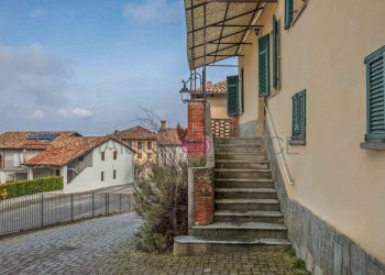 Cortile interno - Rustico Località Perno, 9, Monforte d'Alba - foto 3