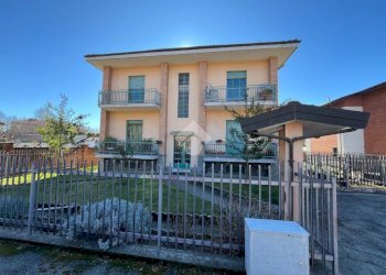 Four-room apartment Via Mario Risso, Pinerolo - photo 2