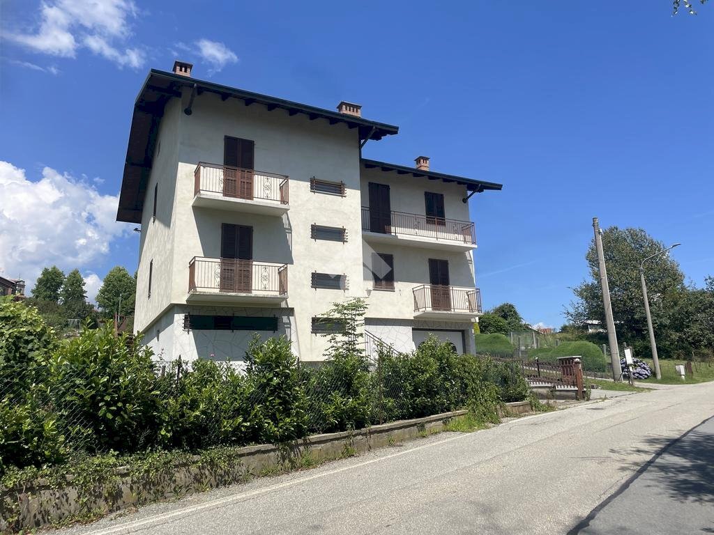 Casa indipendente Frazione Pratrivero, Valdilana - foto 1