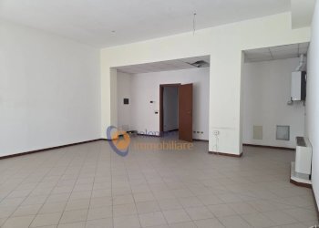 Foto 8 - Negozio via Gorizia
 
11, Busto Arsizio - foto 7