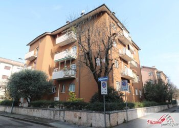 Foto 1 - Quadrilocale Via Rotaldo
 
11, Verona - foto 1