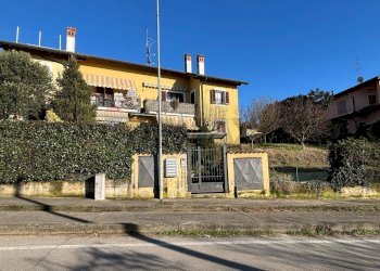 Casa all\'aperto - Bilocale via della valle
 
15, Robecco sul Naviglio - foto 1