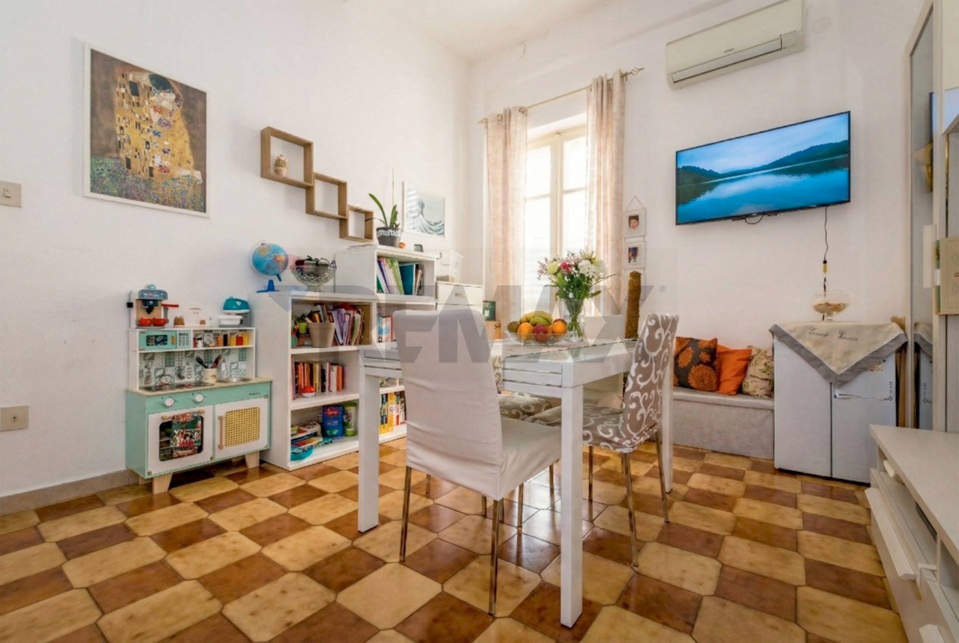 Sala da pranzo - Bilocale Via  Giuseppe Patricolo
 
6, Palermo - foto 2