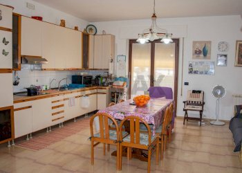 Cucina - Quadrilocale VIA  TONNARA
 
53, Valderice - foto 2