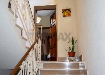 Scale - Quadrilocale VIA  TONNARA
 
53, Valderice - foto 15