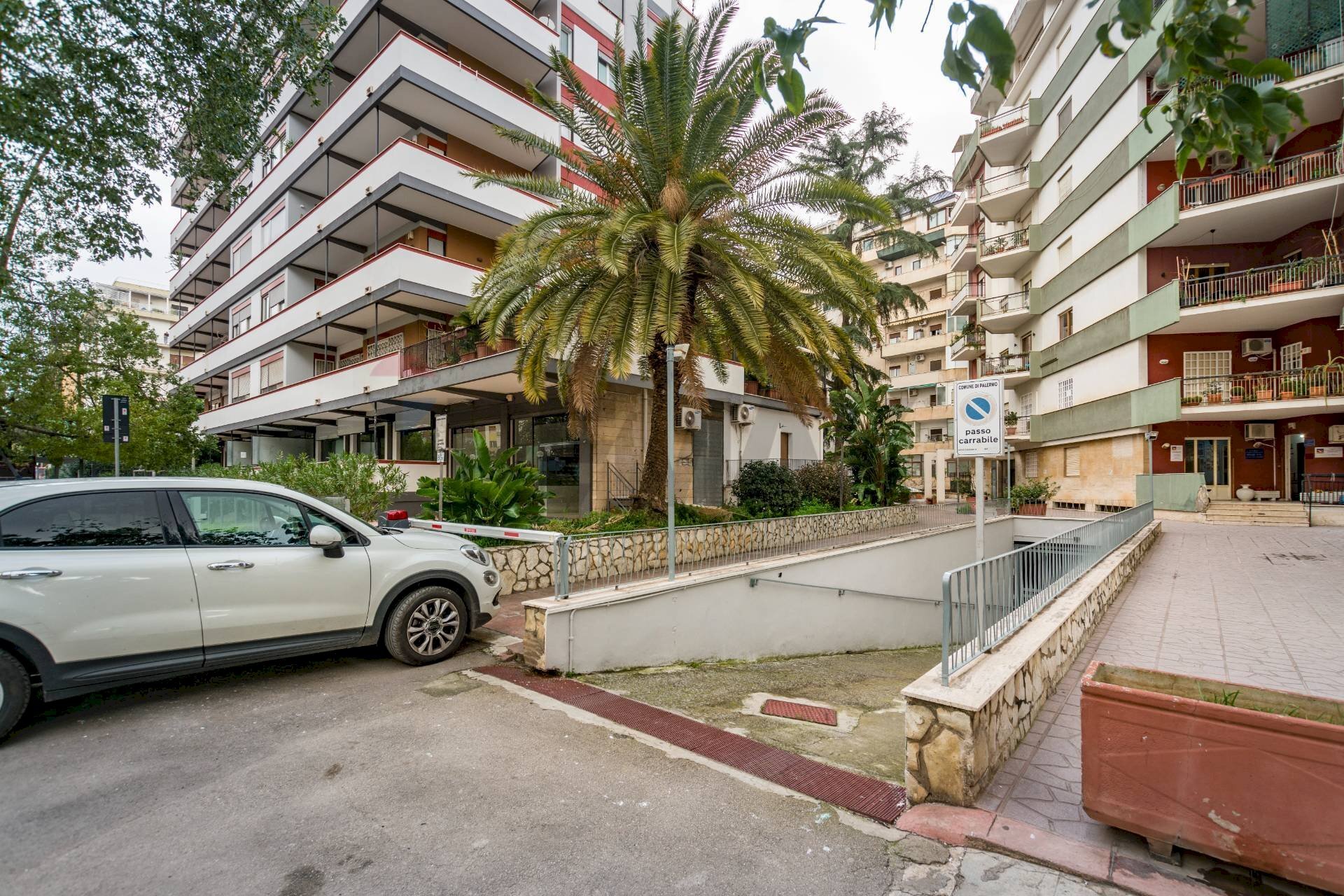 Edificio all\'aperto - Box Via Giuseppe Sciuti
 
85 H, Palermo - photo 1