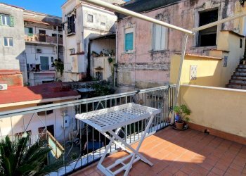 Balcone - Trilocale Via Gian Battista alfano
 
3, Napoli - foto 6