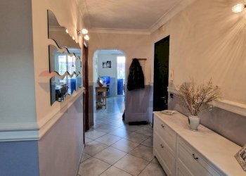 Hall / corridoio - Trilocale Via Gian Battista alfano
 
3, Napoli - foto 19