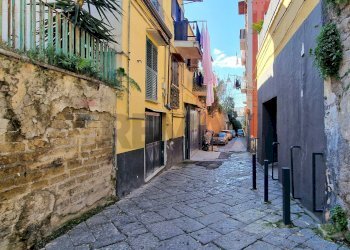 Edificio all\'aperto - Trilocale Via Gian Battista alfano
 
3, Napoli - foto 31