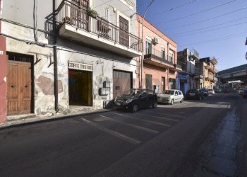 Edificio all\'aperto - Shop Via Fossa Della Creta
 
140, Catania - photo 2