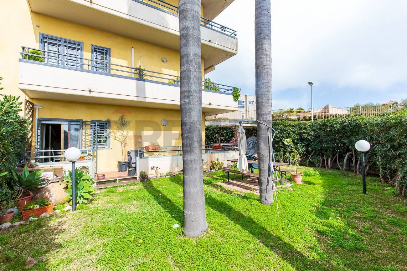 Giardino - Four-room apartment VIA SGROPPILLO
 
25, San Gregorio di Catania - photo 1