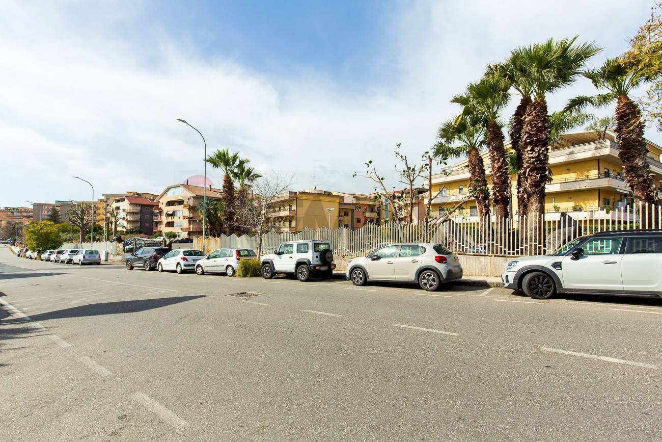 Edificio all\'aperto - Four-room apartment VIA SGROPPILLO
 
25, San Gregorio di Catania - photo 3