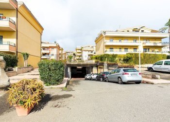 Edificio all\'aperto - Quadrilocale VIA SGROPPILLO
 
25, San Gregorio di Catania - foto 6