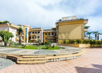 Edificio all\'aperto - Quadrilocale VIA SGROPPILLO
 
25, San Gregorio di Catania - foto 7