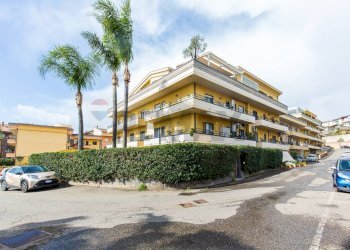 Edificio all\'aperto - Quadrilocale VIA SGROPPILLO
 
25, San Gregorio di Catania - foto 9