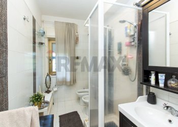 Bagno - Quadrilocale VIA SGROPPILLO
 
25, San Gregorio di Catania - foto 27