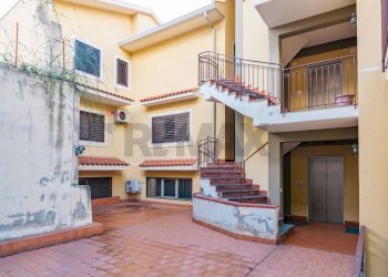 Casa all\'aperto - Appartamento VIA ETNEA
 
180, Tremestieri Etneo - foto 27