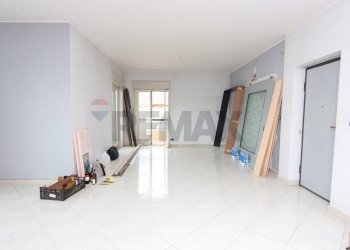 Stanza vuota - Appartamento Viale delle Provincie
 
72, Giarre - foto 3