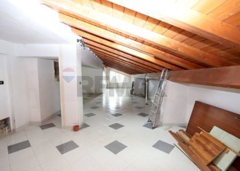 Stanza vuota - Appartamento Viale delle Provincie
 
72, Giarre - foto 36